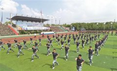 澳门金沙集团武汉各区、各单位充分动员机关企事业单位、人武部门、大中小学报名参赛